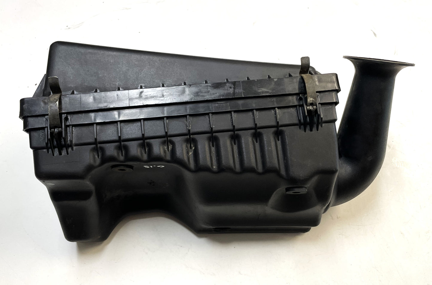 Jeep Wrangler TJ 2.5 Four Cylinder Air Cleaner Filter Intake Connector Tube Lid
