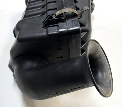Jeep Wrangler TJ 2.5 Four Cylinder Air Cleaner Filter Intake Connector Tube Lid