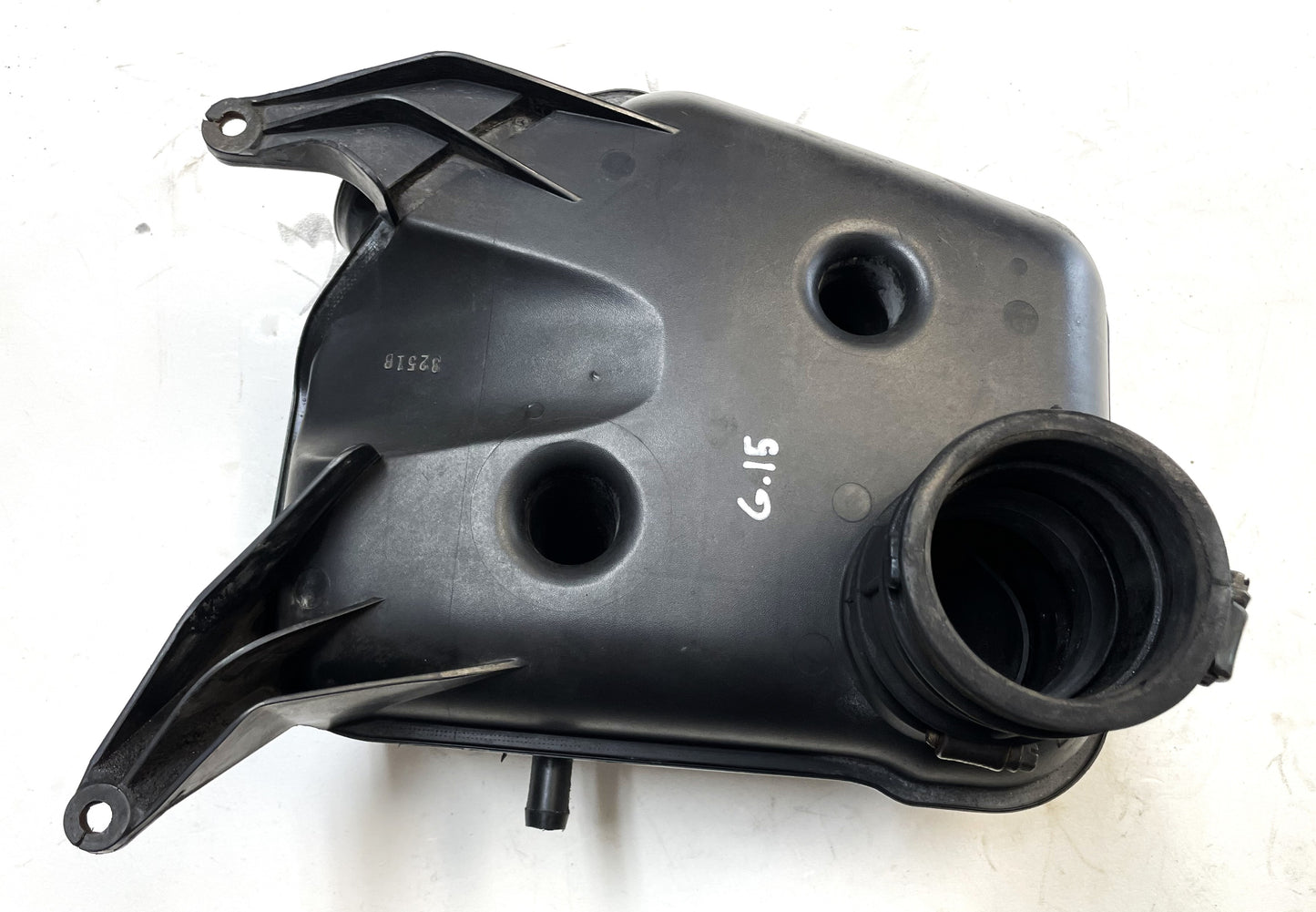 Jeep Wrangler TJ 2.5 Four Cylinder Air Cleaner Filter Intake Connector Tube Lid
