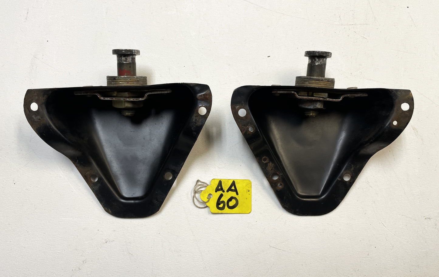 Jeep CJ7 YJ Door Strikers Striker Set Latch Pin Left Right 81-95 CJ Wrangler