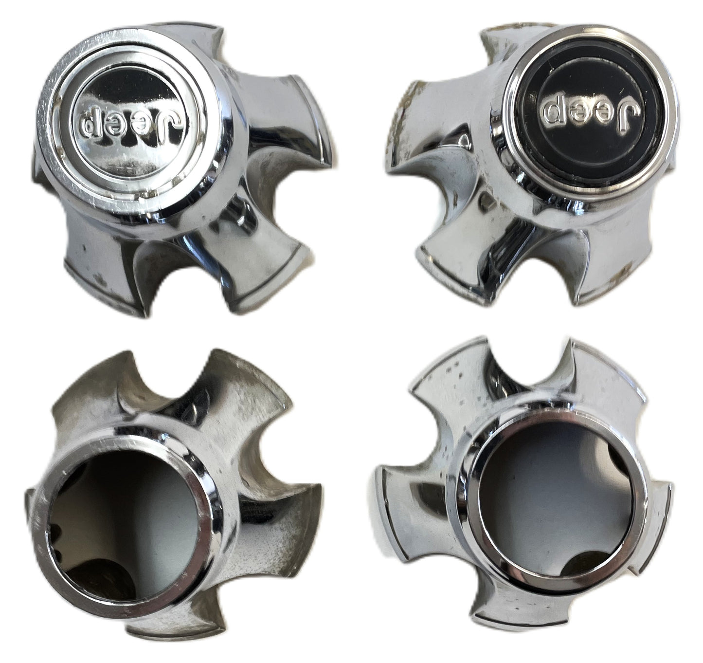Tapacubos cromados de fábrica para Jeep CJ, CJ5 y CJ7. Tapacubos Laredo de fábrica. 