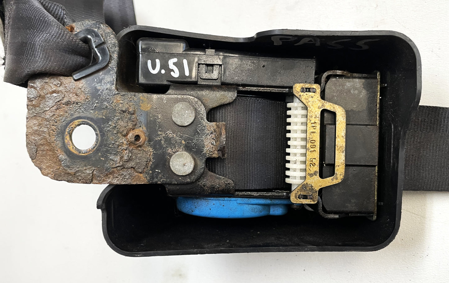 Jeep YJ front seat belt shoulder harness Driver Left Retractor Wrangler 92-95