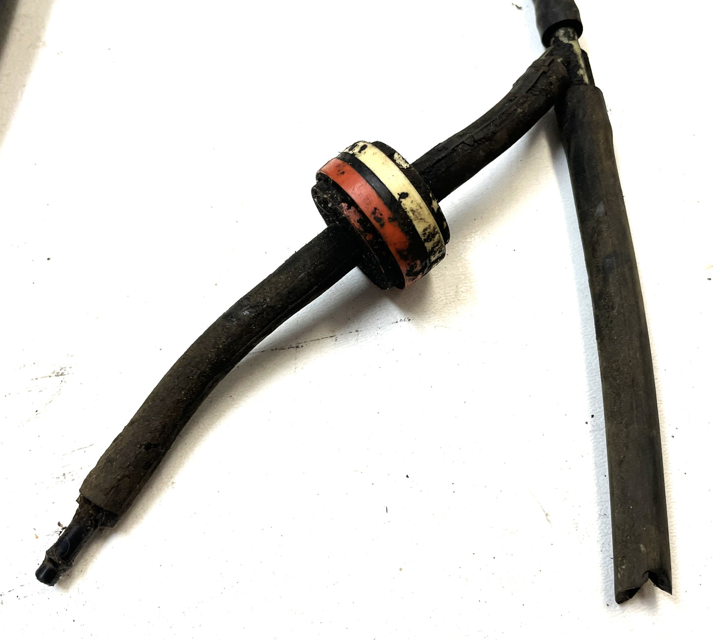 Soporte desviador de emisiones de válvula smog de seis cilindros Jeep 4.2 3223634 CJ7 CJ5 AMC.