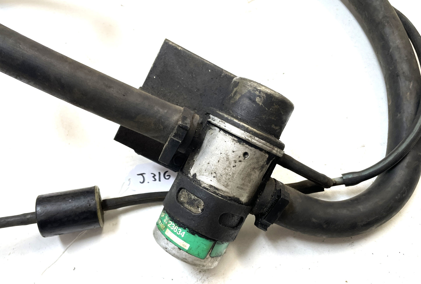 Soporte desviador de emisiones de válvula smog de seis cilindros Jeep 4.2 3223634 CJ7 CJ5 AMC.