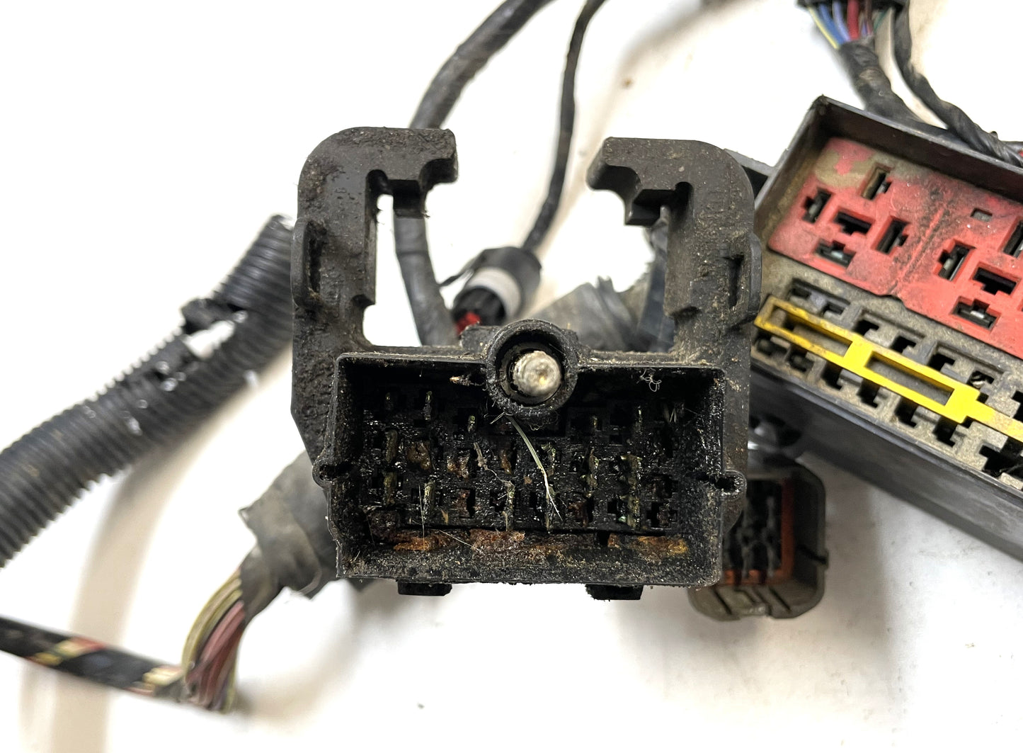 Jeep YJ Wrangler 2.5 four Cylinder Engine Wire Harness Wiring Fuse block 10 pin