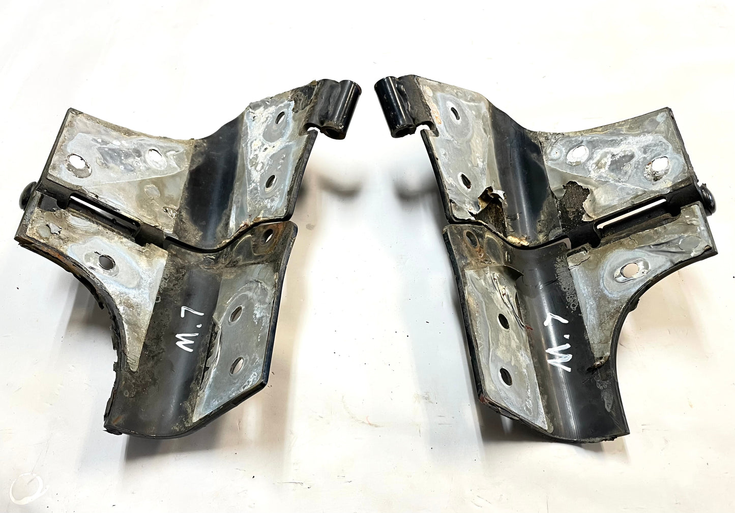 Jeep TJ windshield hinges fits 97-06 Wrangler Left Right Hinge black