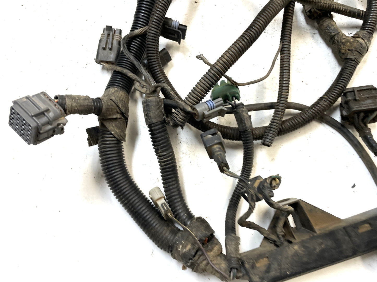 Jeep YJ Wrangler 2.5 four Cylinder Engine Wire Harness Wiring Fuse block 10 pin