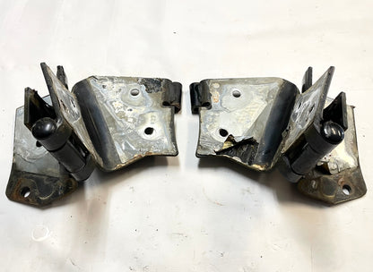 Jeep TJ windshield hinges fits 97-06 Wrangler Left Right Hinge black