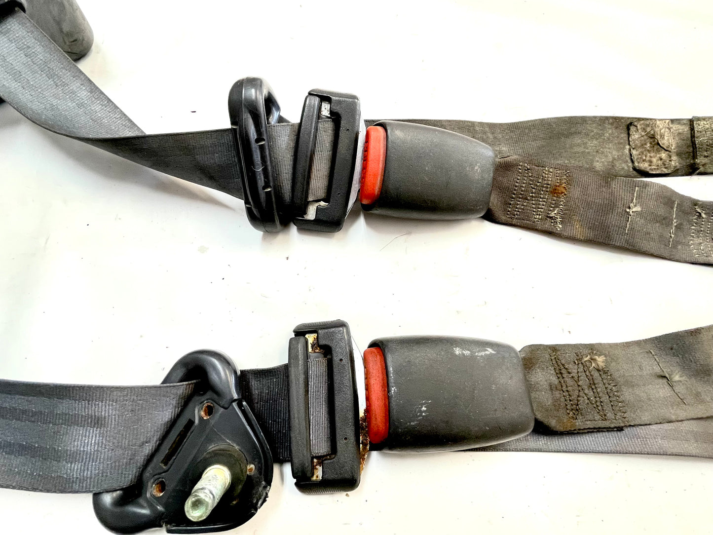 Jeep TJ back seat belts 97-02 Wrangler shoulder belt female buckles rear seat 5]