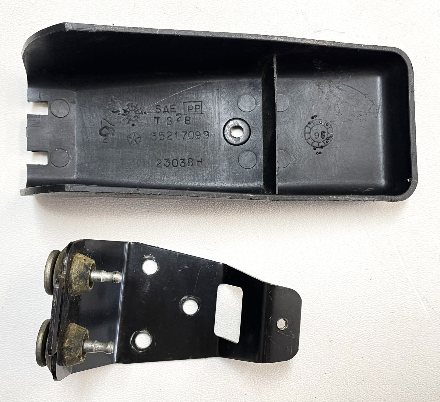 Botón de contacto de la tercera luz de freno del portón trasero Jeep TJ YJ Wrangler 55217099 94-06. 