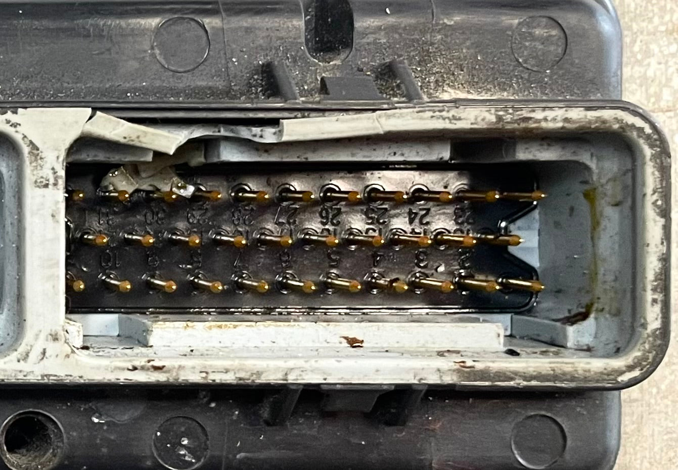 99 Jeep TJ Wrangler ECM 2.5 four cylinder computer manual trans P56041457AC