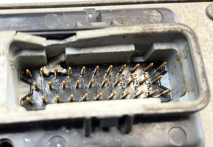 99 Jeep TJ Wrangler ECM 2.5 four cylinder computer manual trans P56041457AC