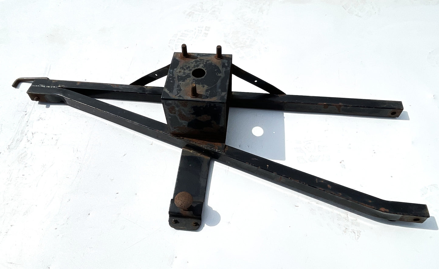 Porta llantas de repuesto de fábrica Jeep CJ CJ7 CJ8 abatible SIN SOPORTES 