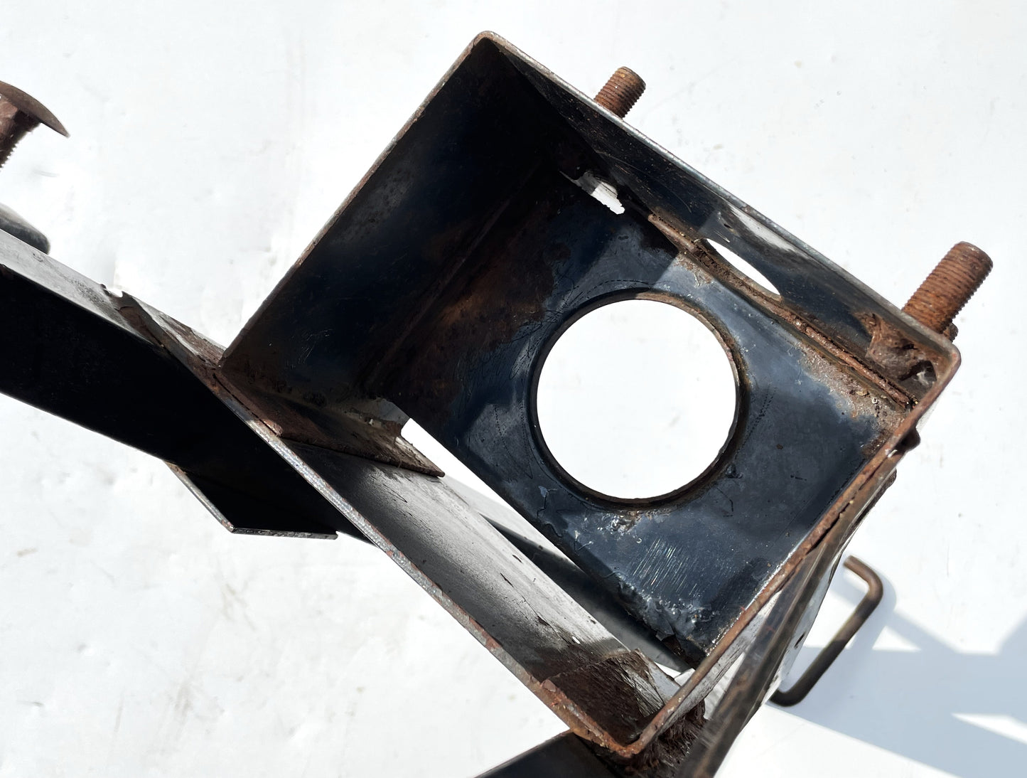 Porta llantas de repuesto de fábrica Jeep CJ CJ7 CJ8 abatible SIN SOPORTES 