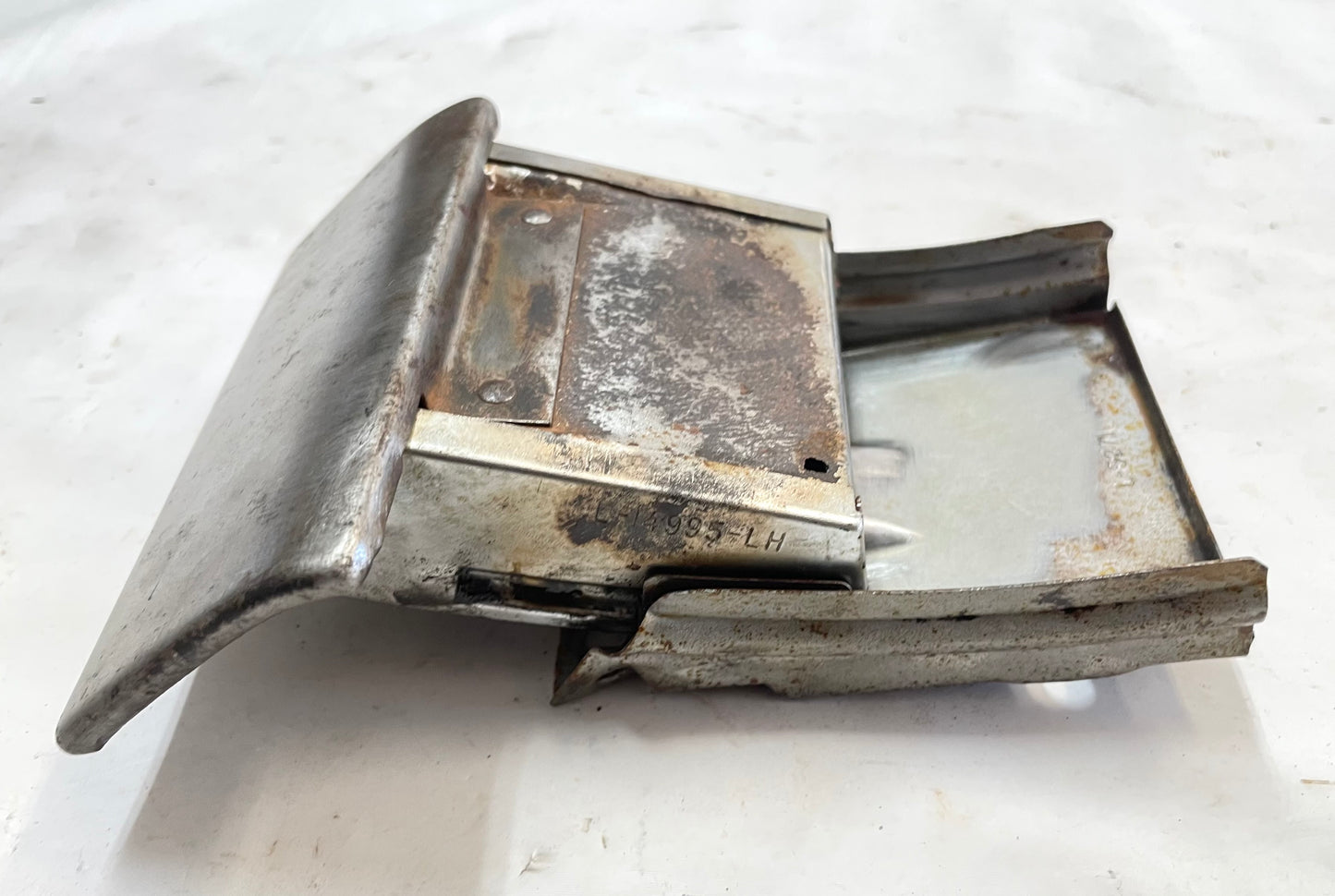 Cenicero Jeep CJ CJ5 CJ7 CJ8 76-86 Cenicero de fábrica ENVÍO GRATIS Tornillos de montaje [1] 