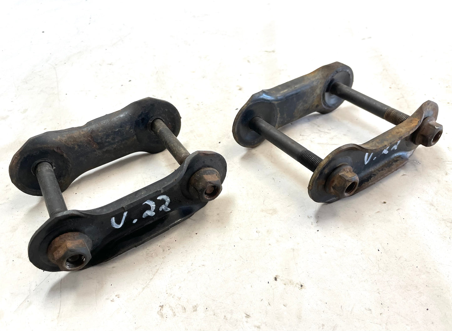 Jeep YJ shackles with bolts 87-95 Wrangler Front and Back leaf springs FREE SHIP