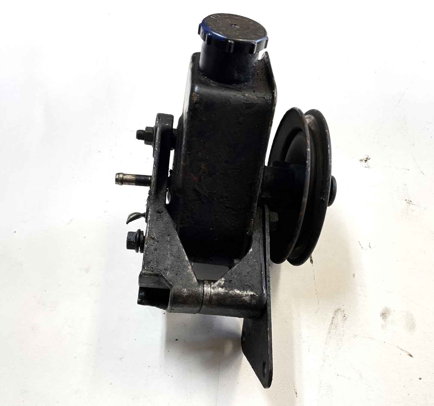 Jeep CJ5 CJ7 YJ 4.2 six cylinder power steering pump brackets Wrangler 258ci
