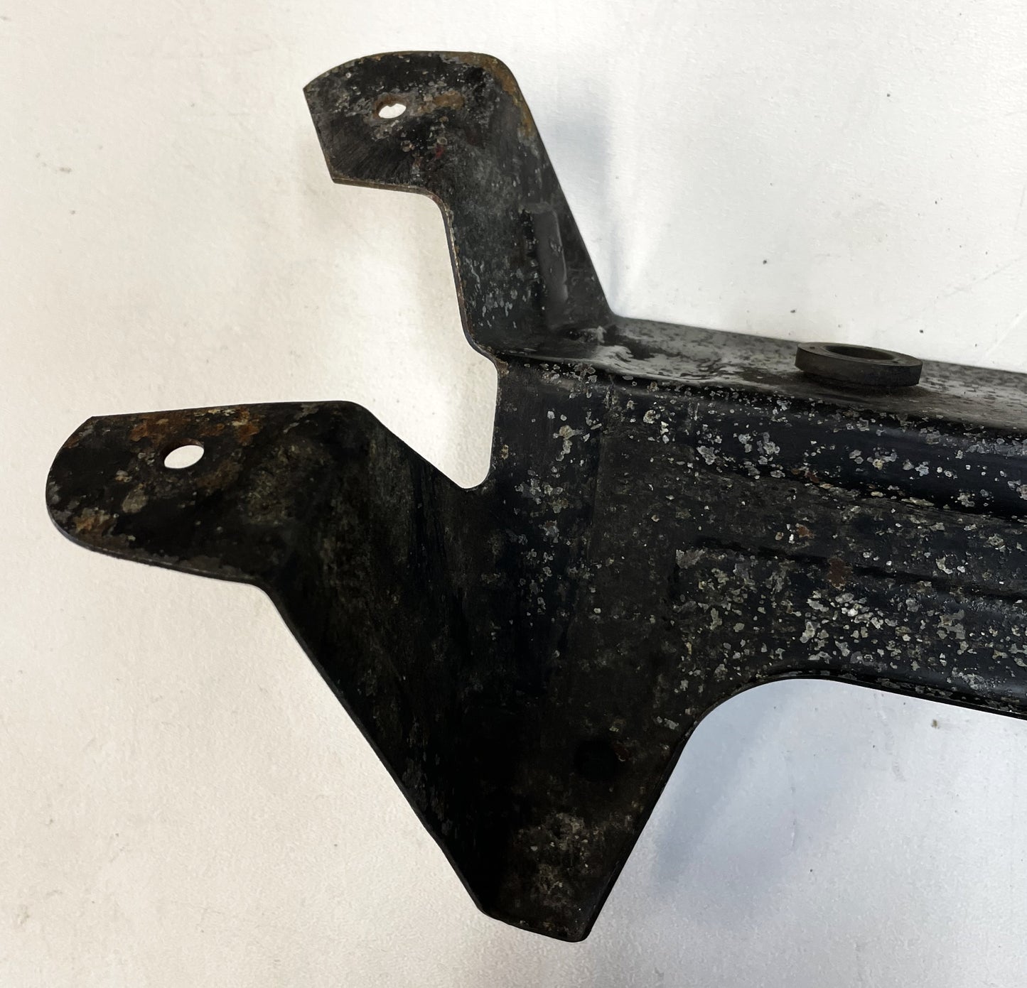 Jeep YJ Wrangler 2.5 air cleaner filter box mount bracket 4 cylinder 87-90