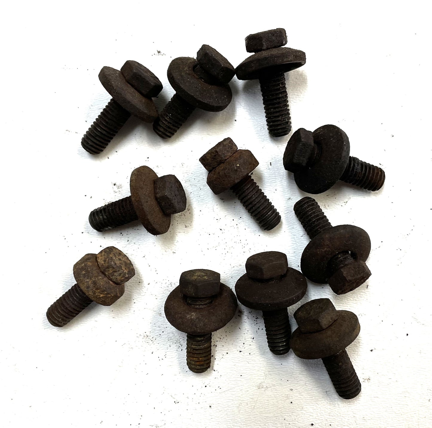 Pernos y arandelas del colector de admisión de seis cilindros Jeep CJ YJ 4.2 258 81-90 CJ5 CJ7 CJ8. 