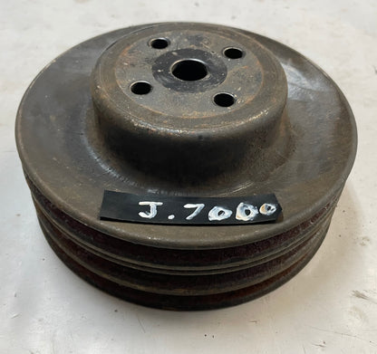 Jeep  CJ  Wagoneer J10 AMC V8 304 360 401  3 Groove Water Pump Pulley 3227673