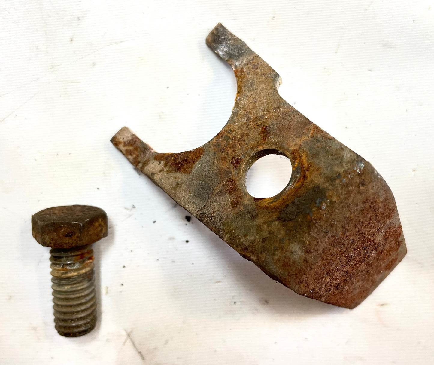 Jeep V8 distributor clamp  CJ5 CJ7 CJ8 YJ 304 360 401 AMC J10 Cherokee