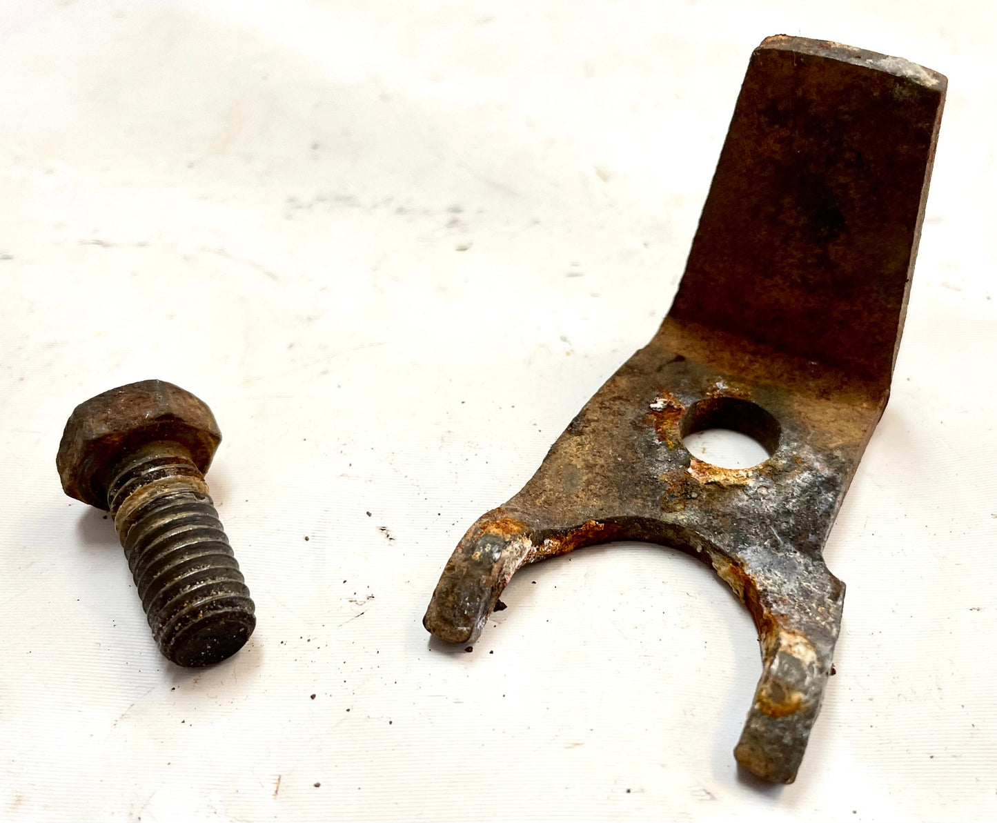 Jeep V8 distributor clamp  CJ5 CJ7 CJ8 YJ 304 360 401 AMC J10 Cherokee