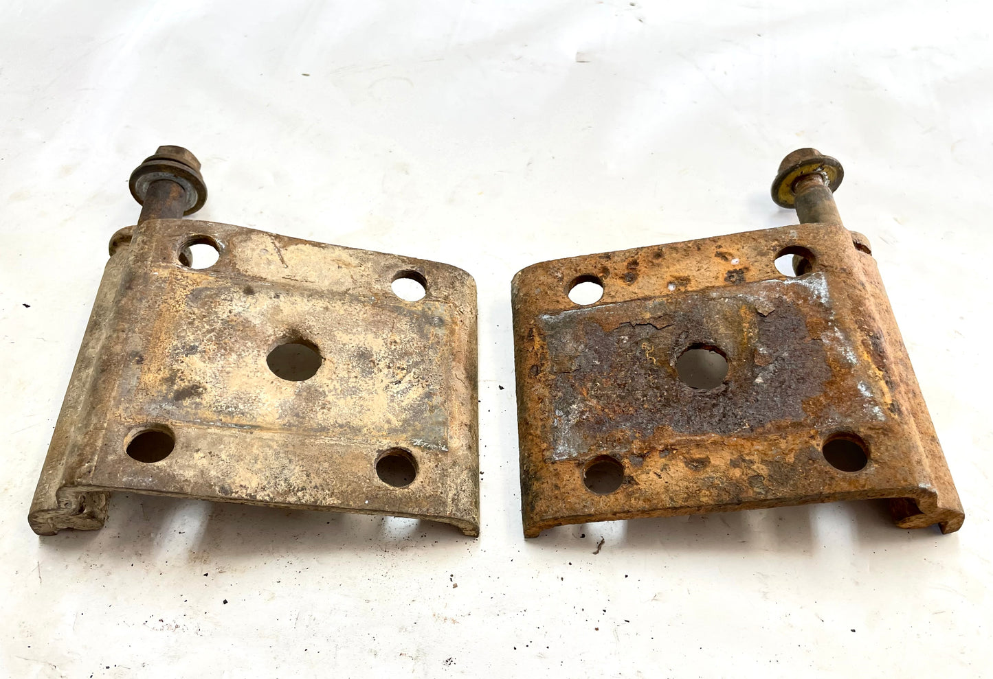 Jeep AMC 20 rear leaf Spring to axle U-bolt Plate CJ5 CJ7 CJ8 Back shock