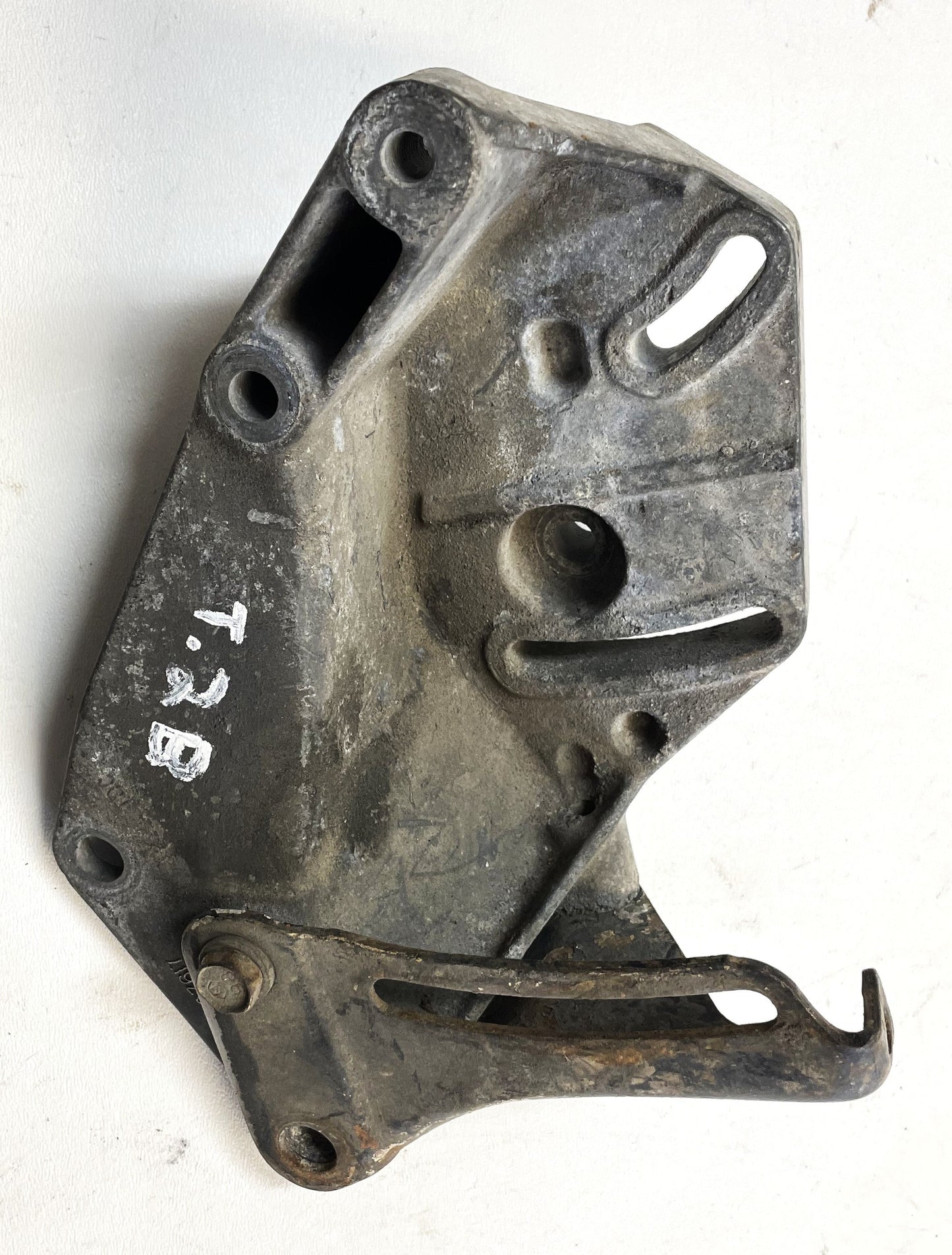 Jeep YJ XJ power steering pump bracket 53007617 91-95 Wrangler Cherokee 2.5 4.0