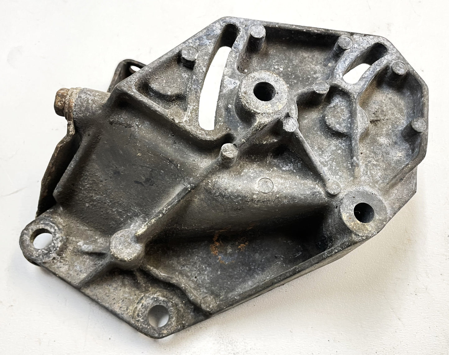 Jeep YJ XJ power steering pump bracket 53007617 91-95 Wrangler Cherokee 2.5 4.0