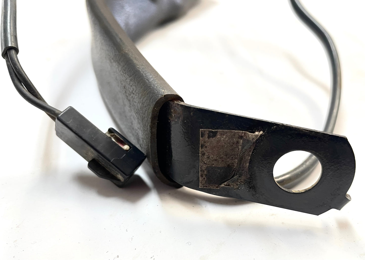 Hebilla del extremo del cinturón de seguridad delantero del conductor del Jeep Wrangler (mujer) 97-02 TJ 