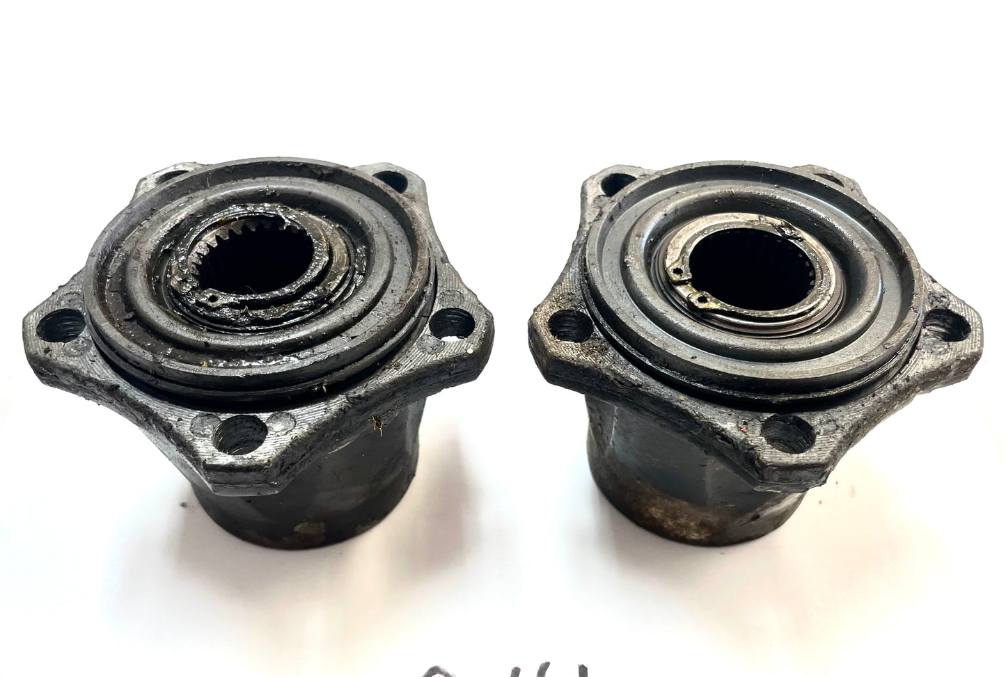 Jeep CJ 5 bolt hubs fits 81-86 CJ5 CJ7 CJ8 DANA 30 Stock locking front axle !!