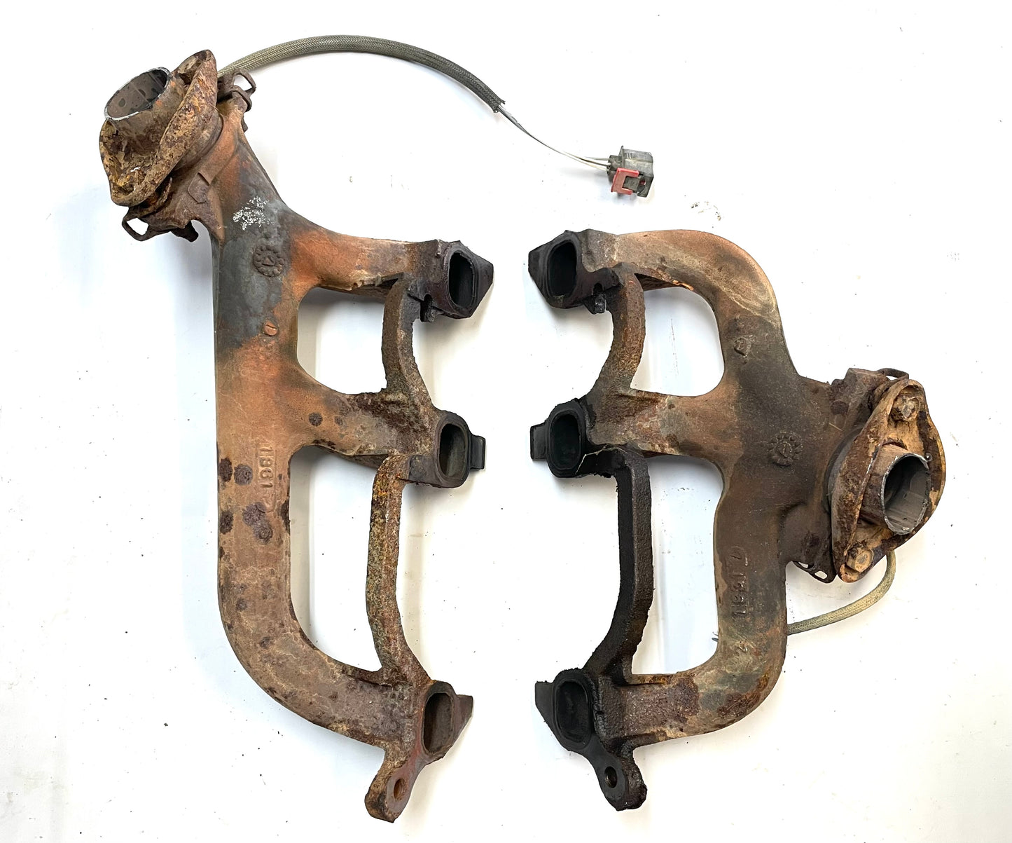 Exhaust Manifold For 00-06 Jeep Wrangler TJ 4.0 six cylinder 53010195 53010198