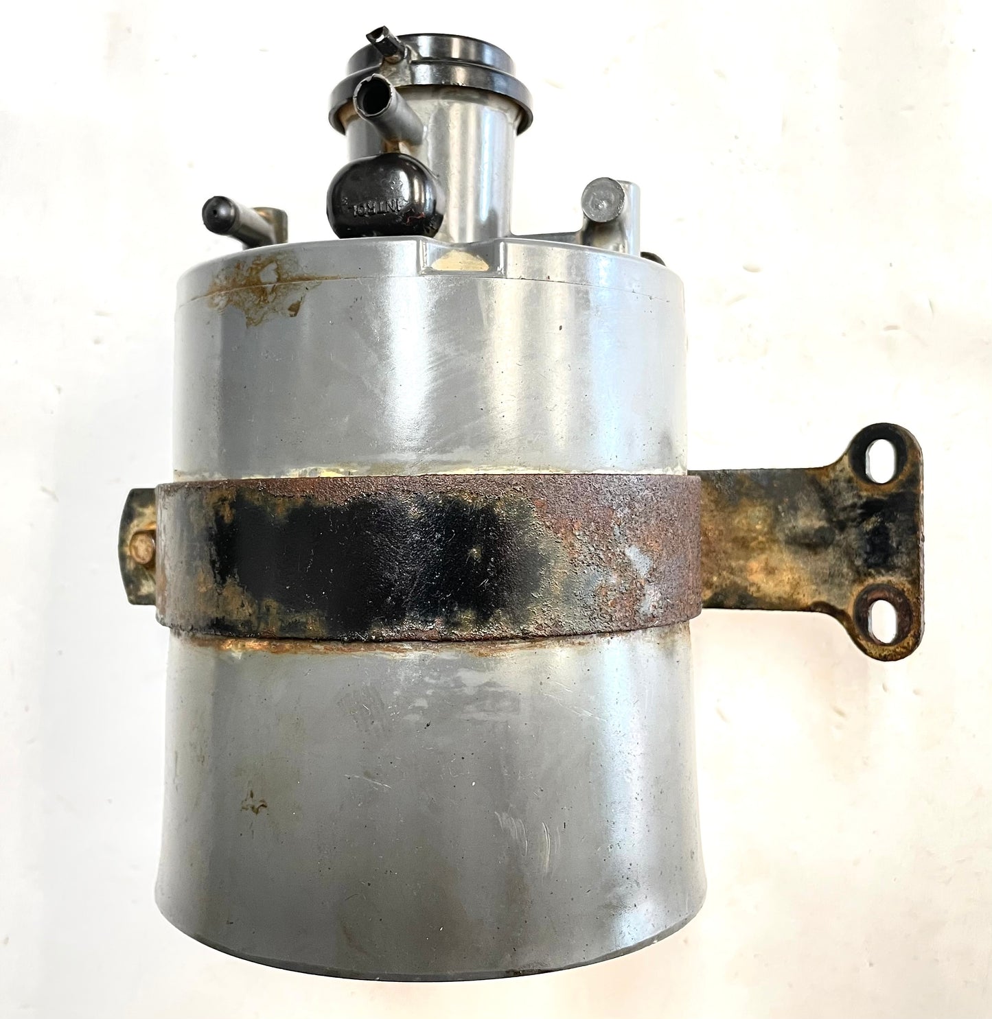 Jeep YJ Charcoal CANISTER with bracket Emissions Vapor Wrangler 53030242 Evap