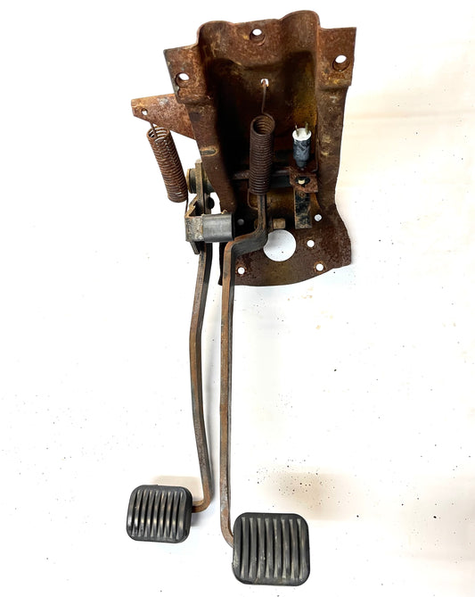 87-90 Jeep YJ Wrangler manual pedals brake clutch pedal assembly