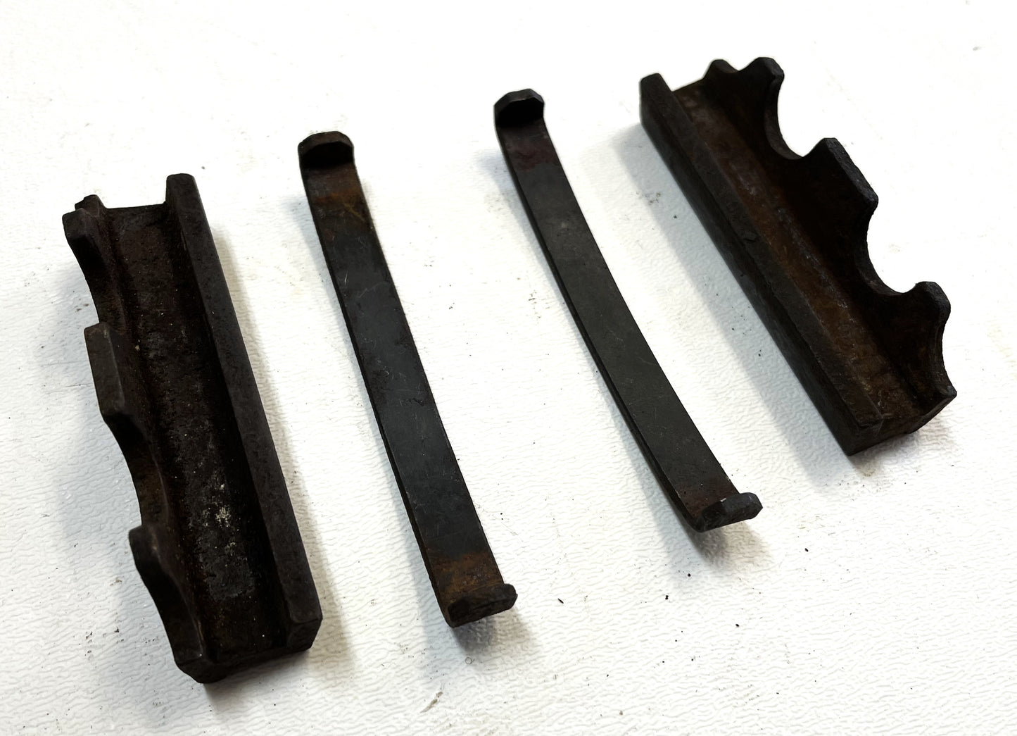 Jeep CJ Disc Brake Caliper Retainer Bracket CJ5 CJ7 CJ8 AMC 78-81 Pair