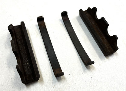 Jeep CJ Disc Brake Caliper Retainer Bracket CJ5 CJ7 CJ8 AMC 78-81 Pair