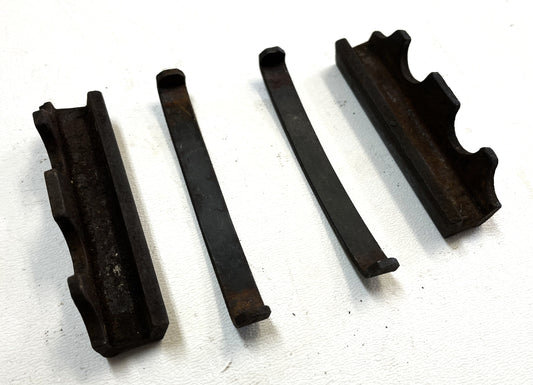 Jeep CJ Disc Brake Caliper Retainer Bracket CJ5 CJ7 CJ8 AMC 78-81 Pair