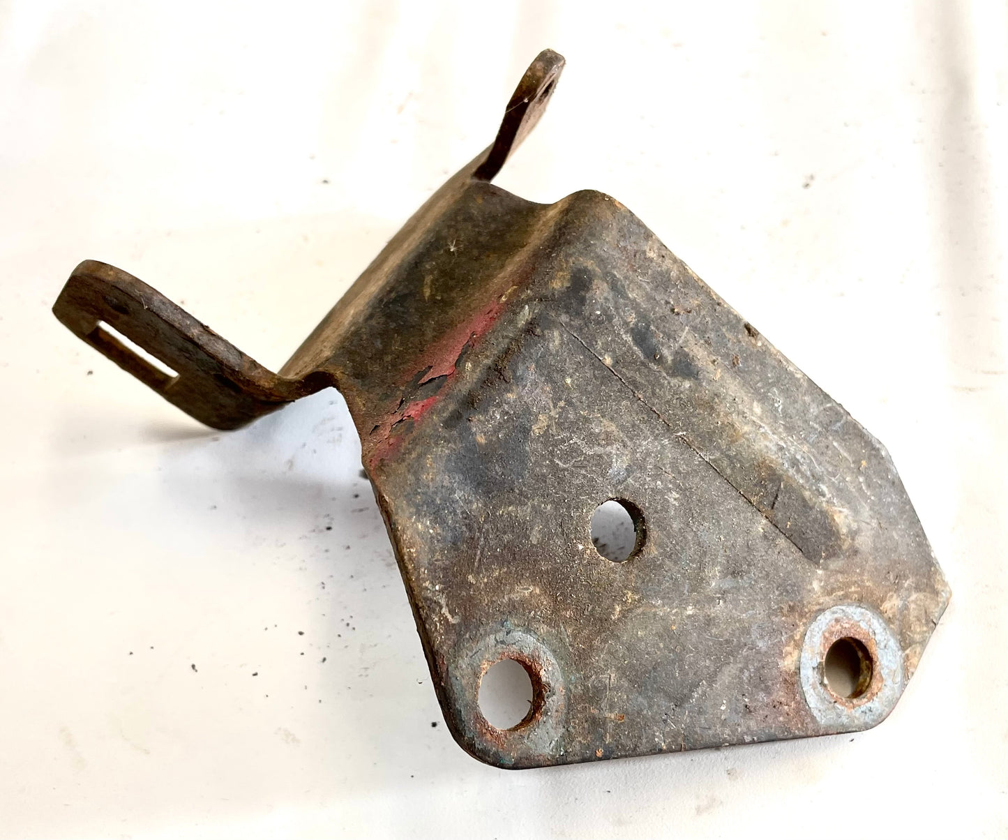 AMC V8 throttle cable bracket 304 360 401 CJ5 CJ7 Cherokee Wagoneer J10 J20