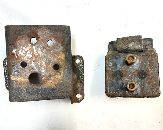 Jeep CJ V8 driver side motor mount CJ5 CJ7 CJ8  engine left side 304 360 401 AMC