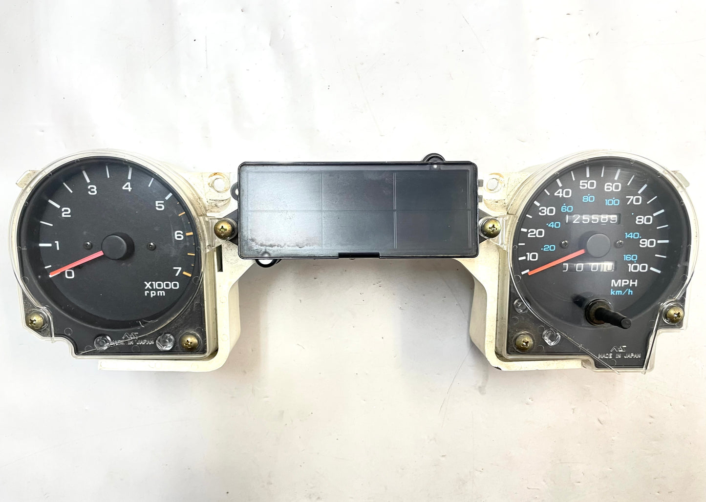 Grupo de instrumentos del velocímetro y tacómetro Jeep YJ 92-95 Wrangler 56009054 157.000