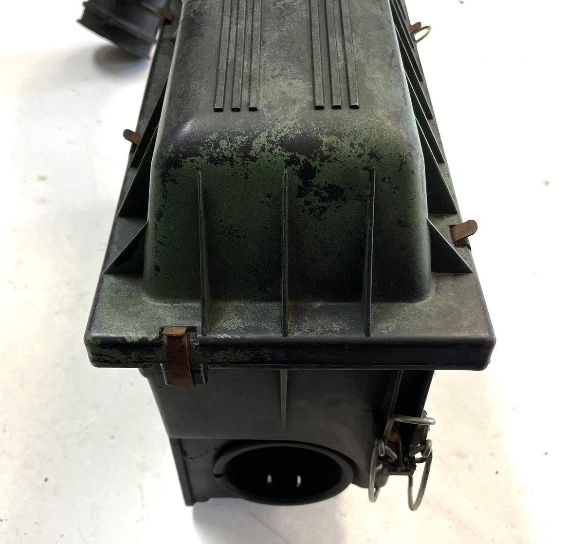 Jeep YJ 2.5 four cylinder Air Cleaner Air Filter Box Intake fits 91-95 Wrangler