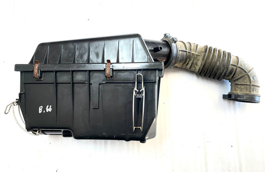 Jeep YJ 2.5 four cylinder Air Cleaner Air Filter Box Intake fits 91-95 Wrangler