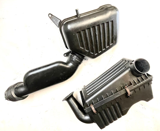Jeep Wrangler TJ 2.5 four cylinder Air Cleaner Filter Intake Connector Tube Lid!