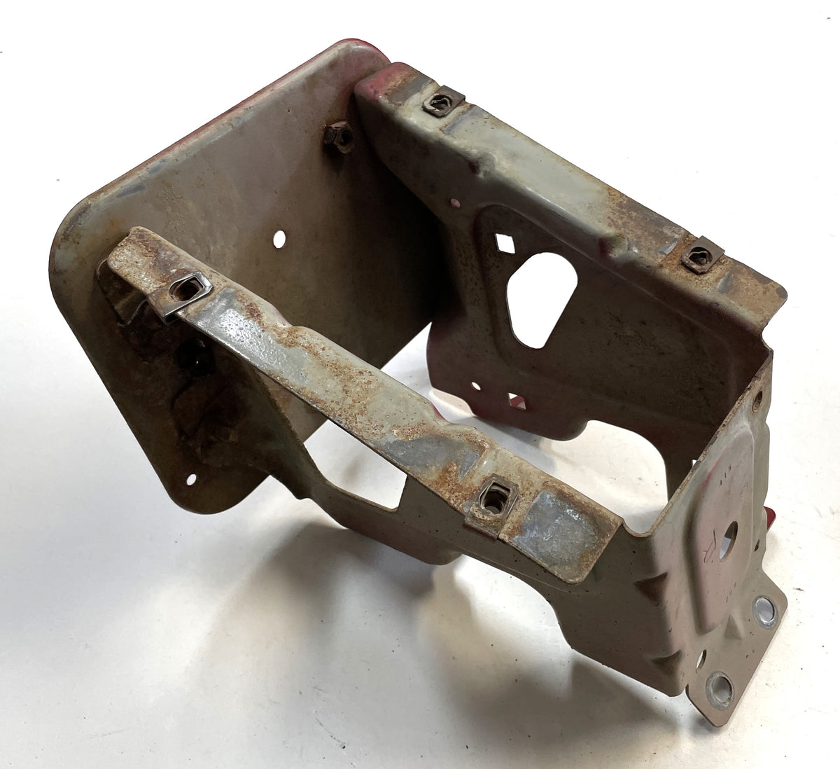 Soporte inferior del guardabarros delantero del Jeep Wrangler TJ con volante a la derecha, lado derecho