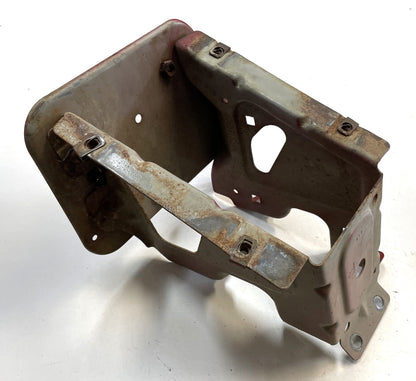 Soporte inferior del guardabarros delantero del Jeep Wrangler TJ con volante a la derecha, lado derecho