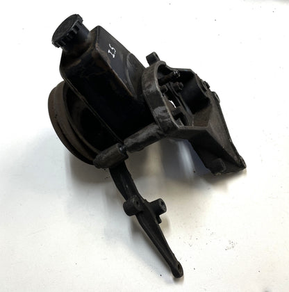 Bomba de dirección asistida Jeep V8 y soportes AMC 304 360 401 CJ5 CJ7 J10 Wagoneer FSJ. 