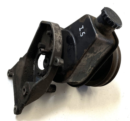 Bomba de dirección asistida Jeep V8 y soportes AMC 304 360 401 CJ5 CJ7 J10 Wagoneer FSJ. 