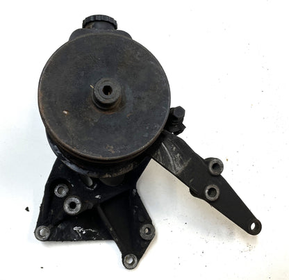 Bomba de dirección asistida Jeep V8 y soportes AMC 304 360 401 CJ5 CJ7 J10 Wagoneer FSJ. 