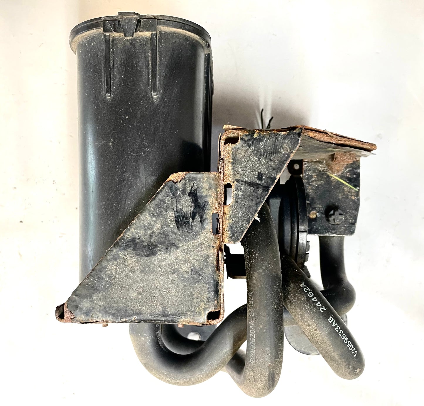 05-06 Jeep TJ Wrangler Evap Fuel Vapor Charcoal Canister P52059630AB FREE SHIP