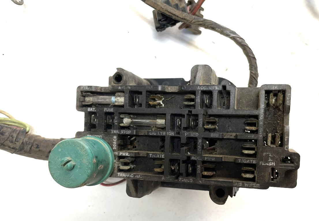 El cableado del arnés de cables debajo del tablero del Jeep CJ5 CJ7 se adapta al bloque de fusibles CJ 76 77 LEER ANUNCIO 